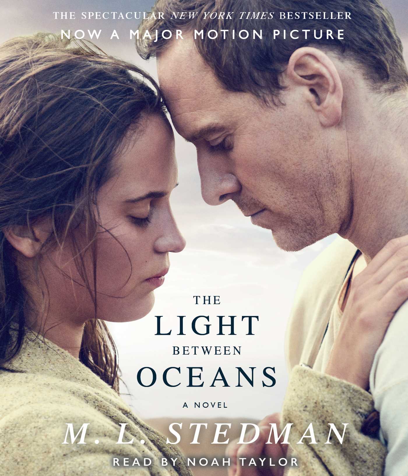 Light Between Oceans: A Novel